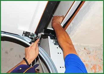 Quality Garage Door Detroit, MI 248-385-3709 - garagedoor-spring-repair-t-21-gr-39m